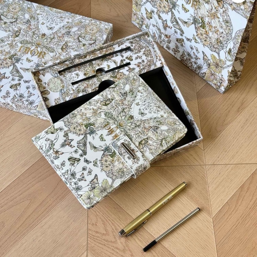 DIOR Floral Patterned Notebook with Gold pen